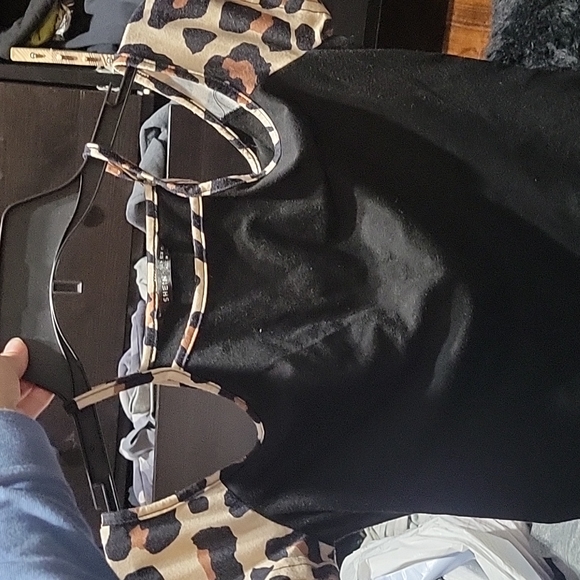 Off the shoulder shirt  #cheetahprint - Picture 1 of 4